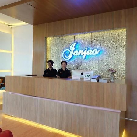 Janjao Hotel Удон Тани Екстериор снимка